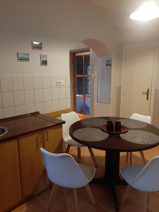 凯斯特海伊Apartman Harmony公寓 外观 照片